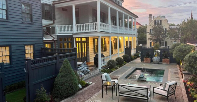 1813 Federal Residence In South Carolina With 5 Bedrooms, A New Pool And A Separate Guest House