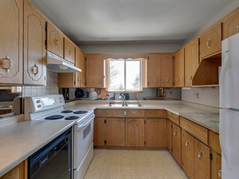 Mismatched Cabinet Hardware