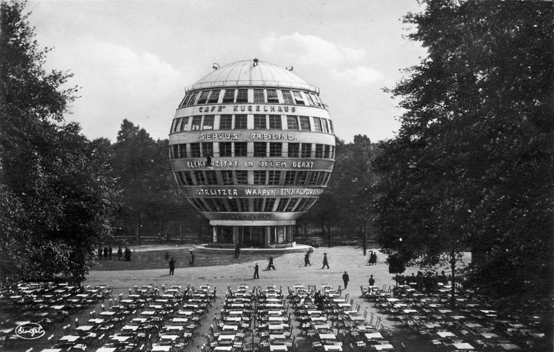 1928: Ball House, Dresden, Germany