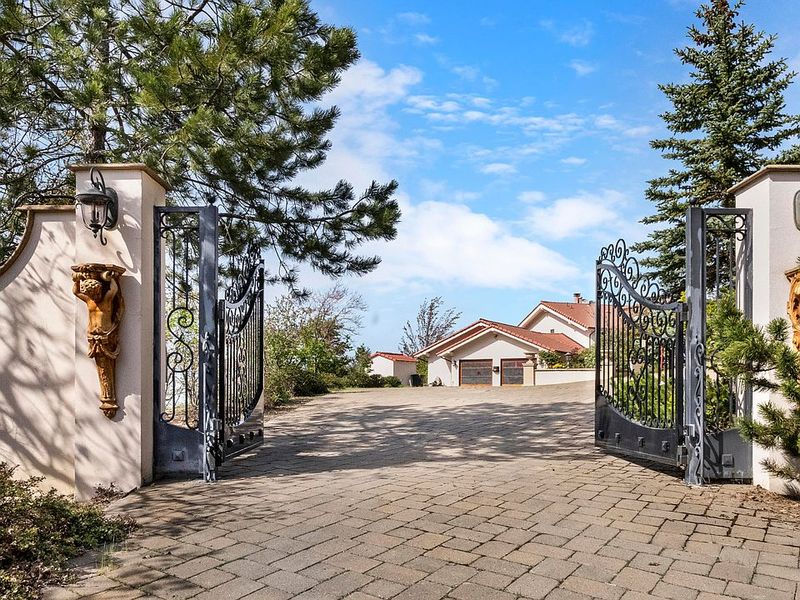 Grand Entryway