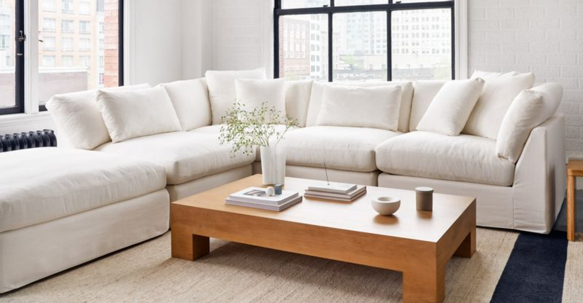 20 Easy-to-Clean Linen Sofas That Combine Comfort and Style