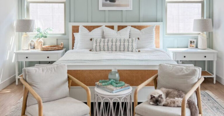 20 Paint Colors That Look Totally Different In Morning Light