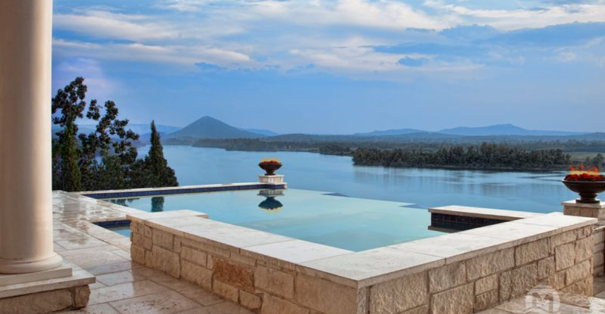 20 Small Swimming Pools Ideas That Don’t Take Up Much Yard Space