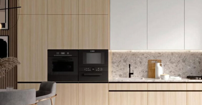 24 Old Fashioned ’80s Kitchen Cabinet Trends That Everyone Wants In 2025