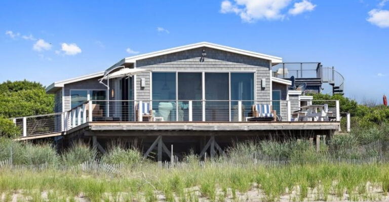 29 Small Double Wides That Live Way Larger Than They Actually Look