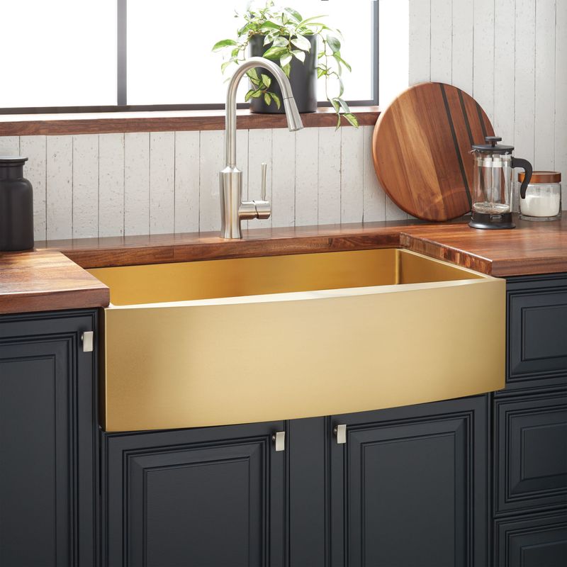 Farmhouse Sinks with Modern Twists