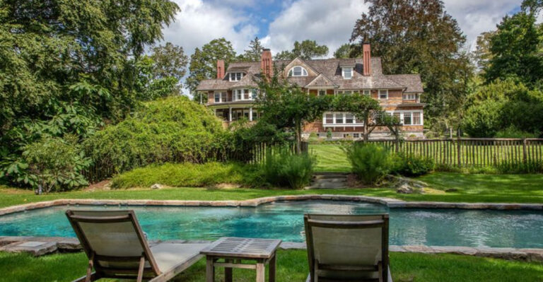 A Magnificent 1895 Rossiter Home With 10 Fireplaces And A Wine Cave