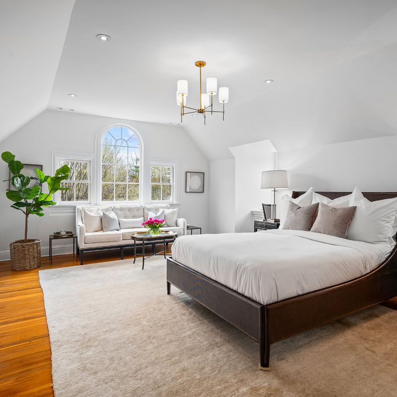 A Serene Bedroom With Just the Right Amount of Glow