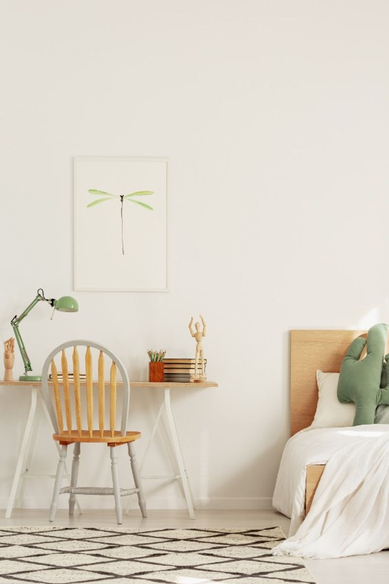 Use bright, non-distracting colors