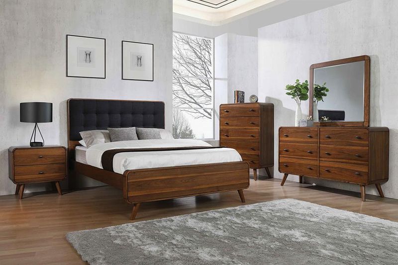 Mid-Century Modern Simplicity