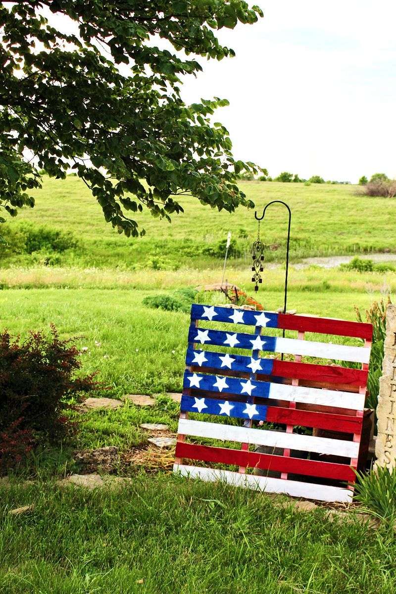 Painted Pallet Flags