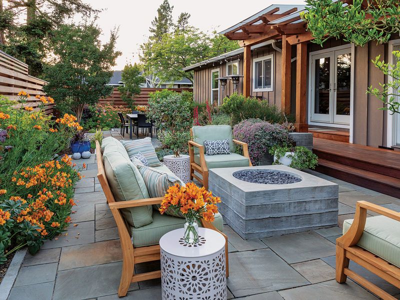 Staggered Outdoor Seating