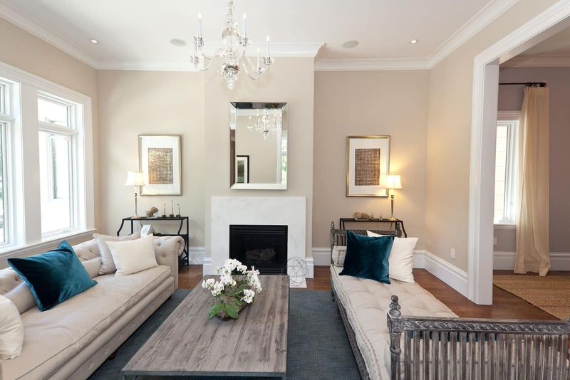 Benjamin Moore – Edgecomb Gray