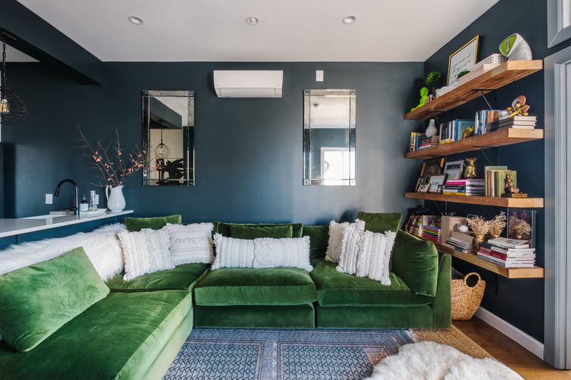 Choosing Oversized Furniture For Small Rooms