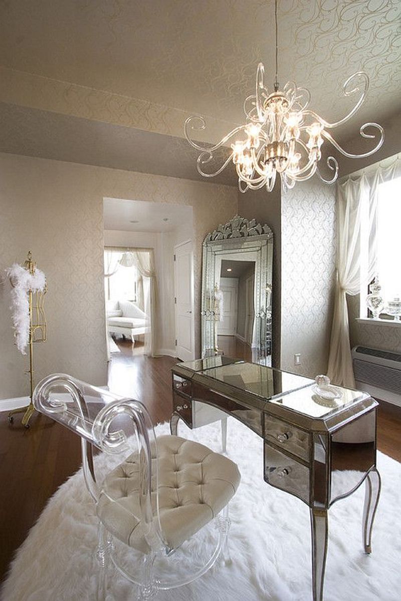 Play With Mirrored Surfaces