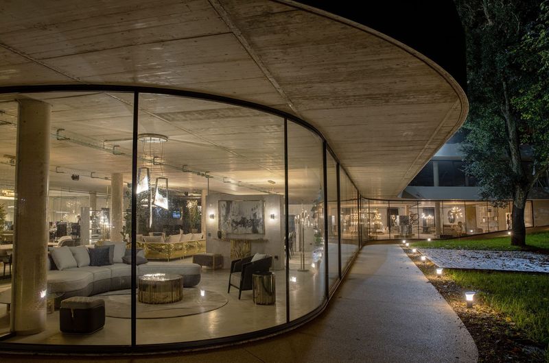 Giant Curved Glass Windows