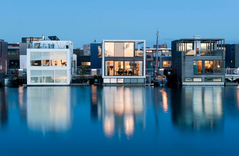Floating Amphibious Residences