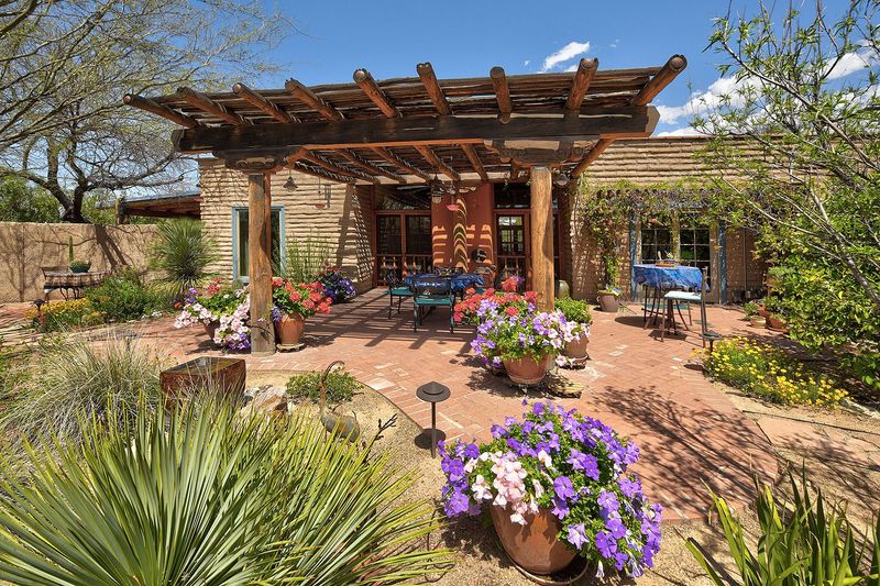 Desert Oasis With Adobe-Style Construction