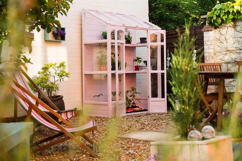 Corner Storage Cabinets That Maximize Unused Spaces