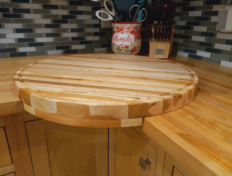 Corner Cutting Board Station