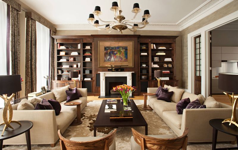 Symmetrical furniture arrangements