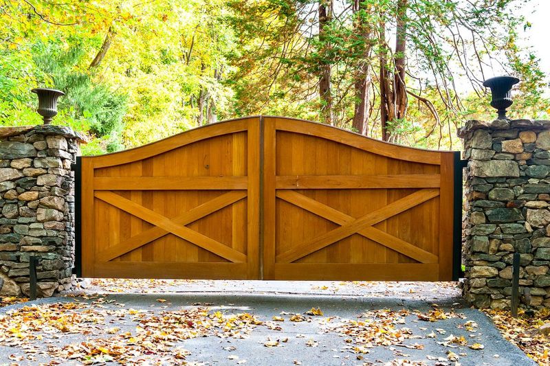 Double Swing Barn-Style Gate