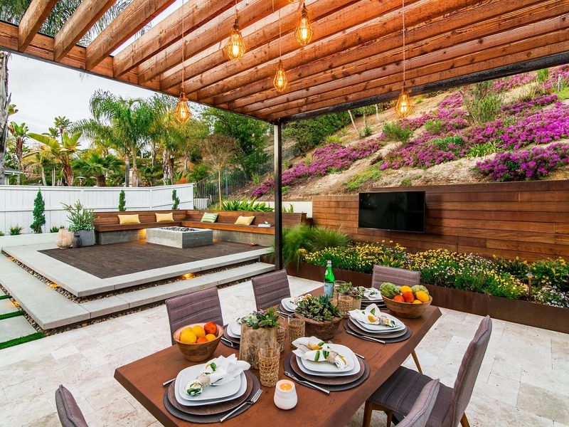 Outdoor Dining Spaces