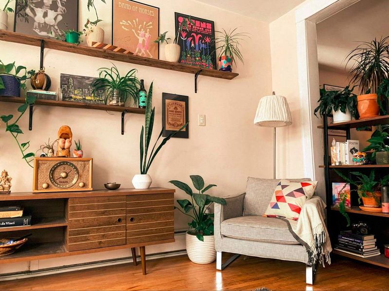 Soundproof A Corner With Plants