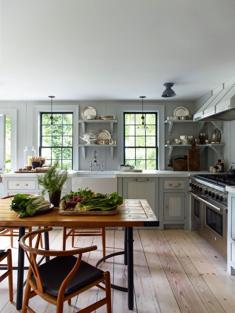 Creates A Multi-Functional Room