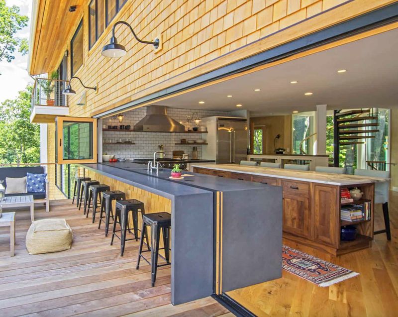 Indoor-Outdoor Connection