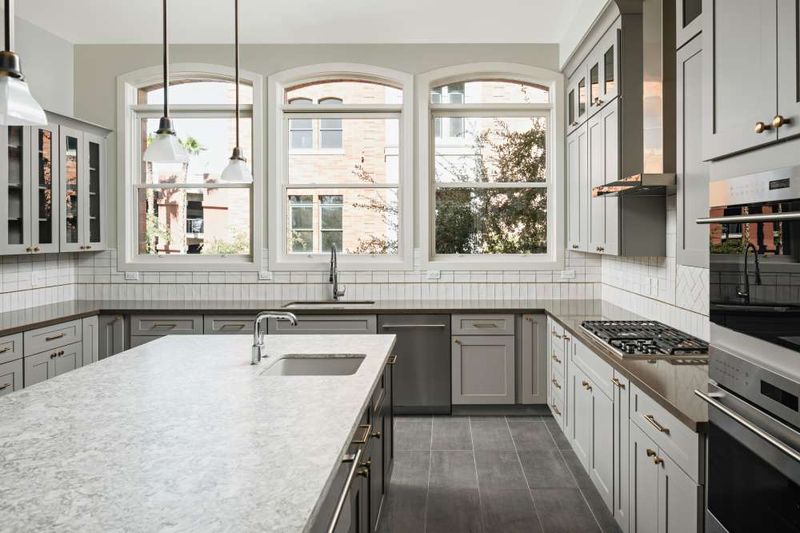 Single-Tone Gray