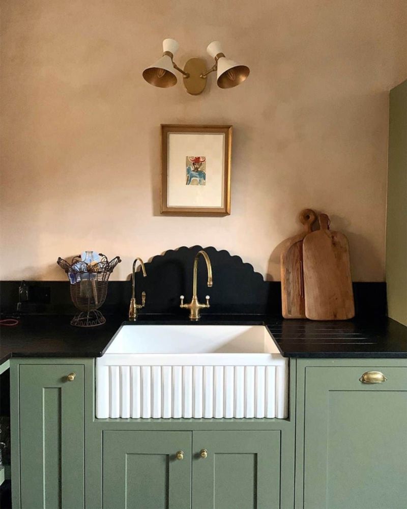 Scalloped Edging