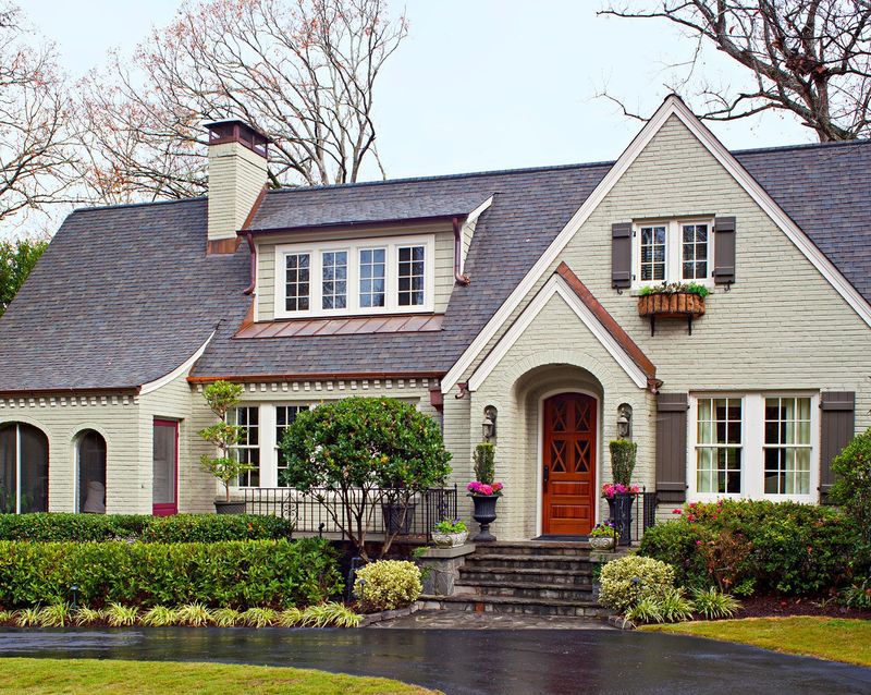 Coordinate With Roof and Trim Colors