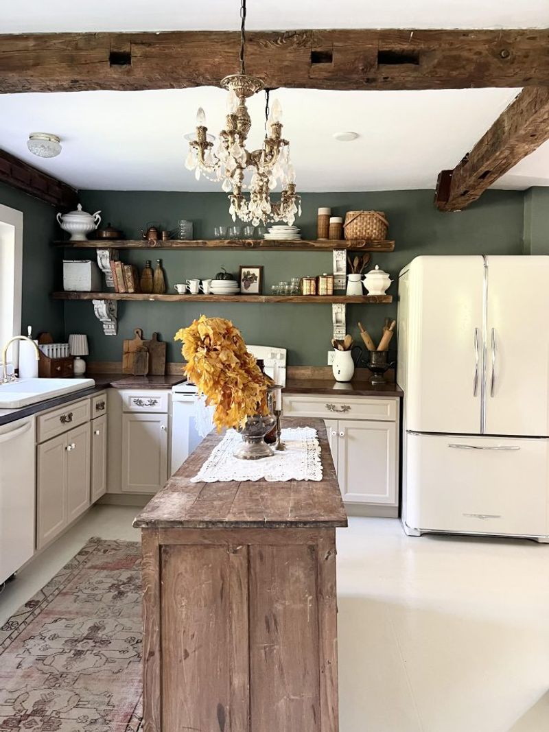 Vintage Appliances (or Reproductions)