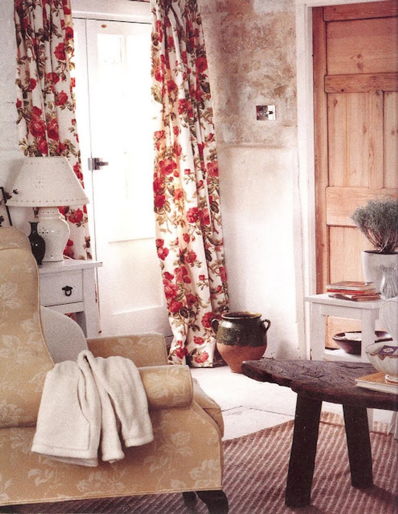 Choose Floral Patterns For Your Upholstery And Curtains