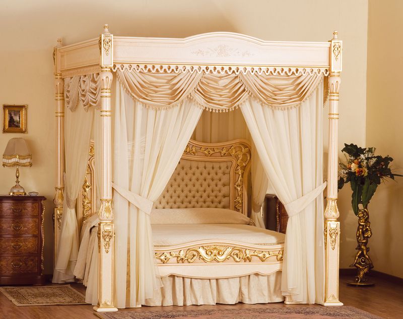 Baldacchino Supreme Bed