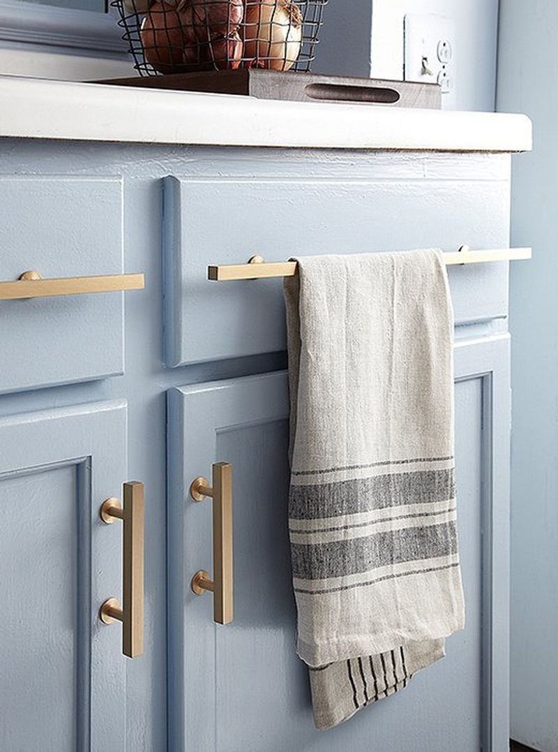 Unconventional Cabinet Hardware Swap