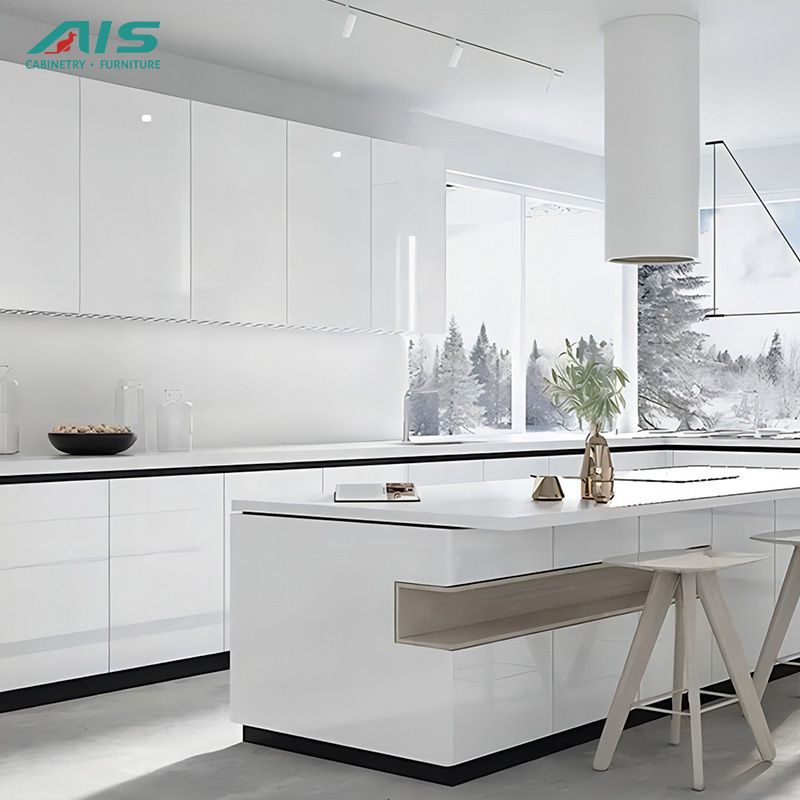 Choosing High-Gloss Surfaces That Show Every Smudge