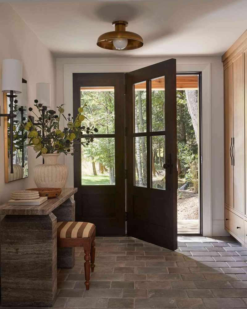 Decluttered Entryway