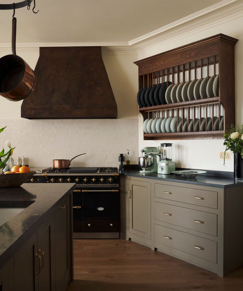 Plate Racks Bring Practical Display Options