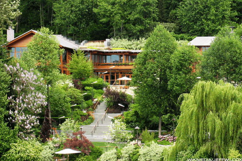 Bill Gates' Xanadu 2.0: The Smart Home Pioneer