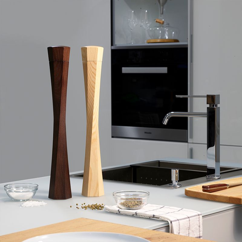 Use Stylish Salt and Pepper Mills