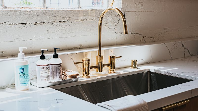 Select A Colorful Sink That Makes Washing Dishes More Enjoyable