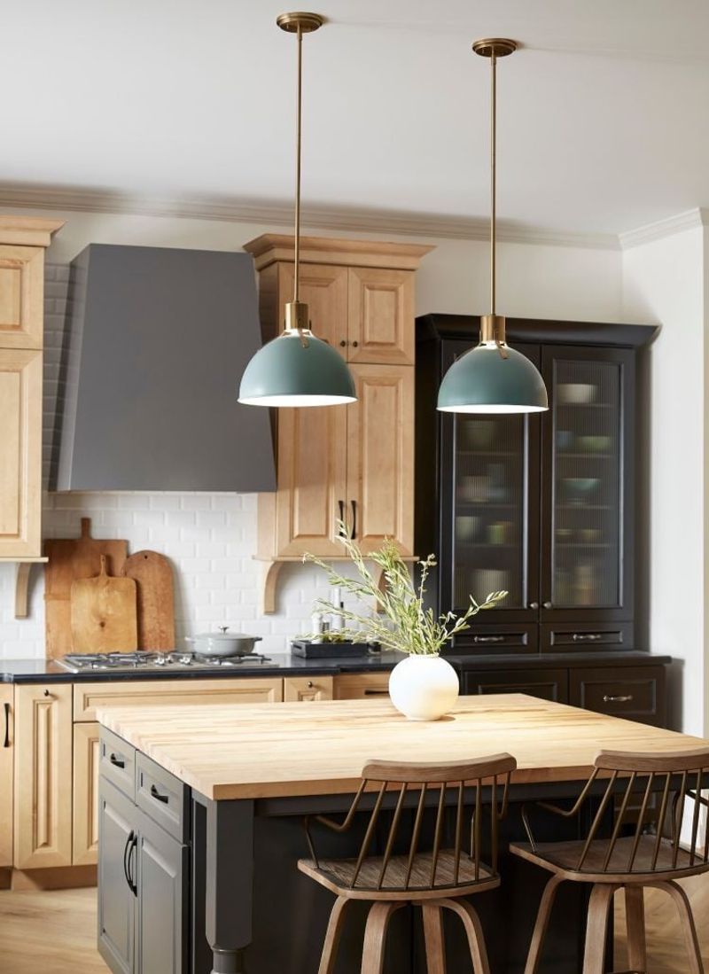 Mood-Setting Lighting Features