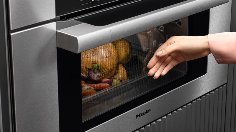 Steam Ovens with Moisture Control