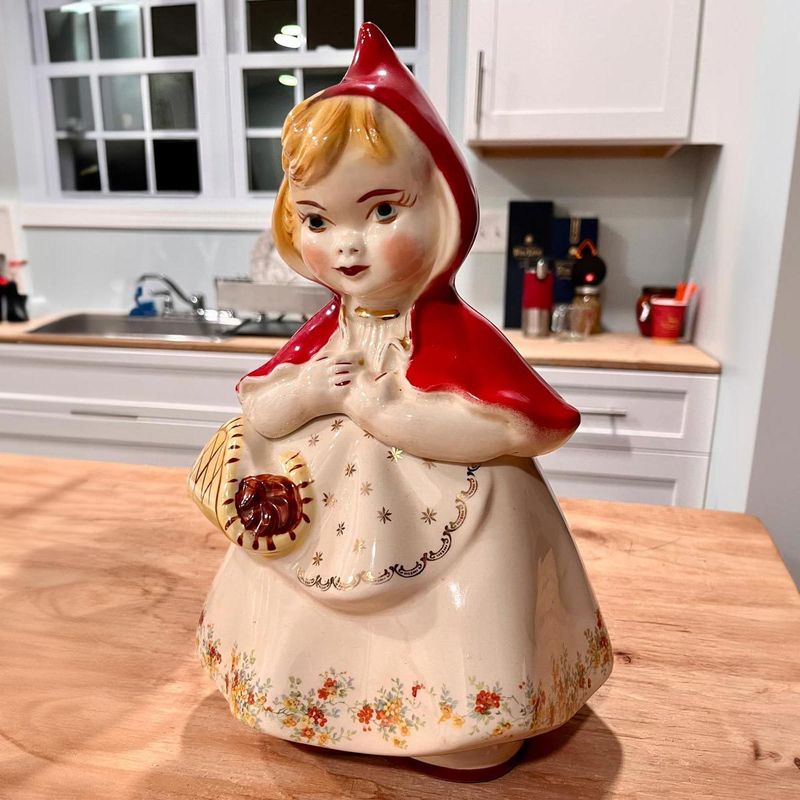 Keep: Your Grandmother's Weird Cookie Jar Collection