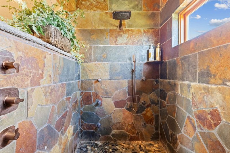Luxurious Bathroom