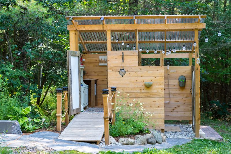 Outdoor Shower Enclosures