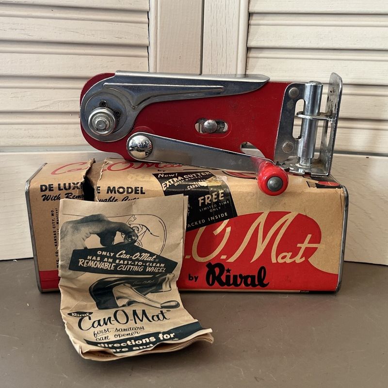 Wall-mounted can openers