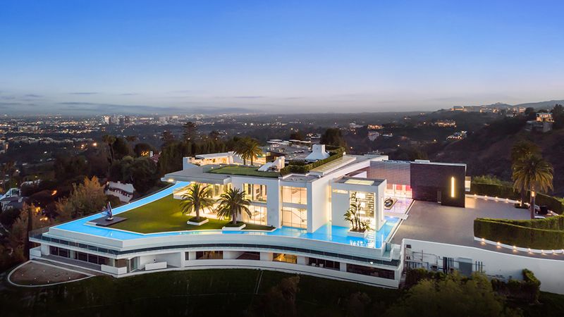 Los Angeles's Celebrity Castles: Where Hollywood Lives Large